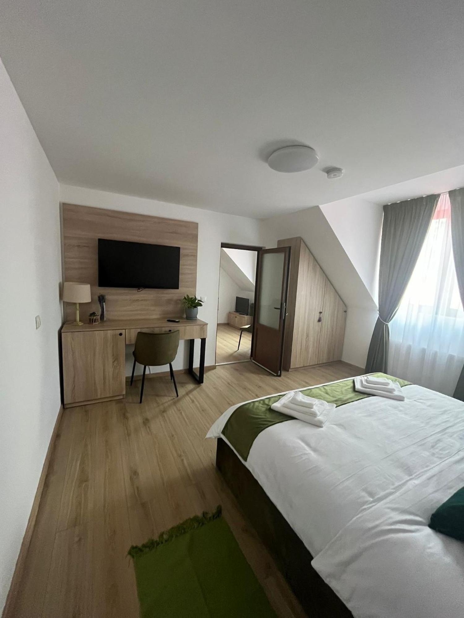 Kilometru108 Hotell Leordina Eksteriør bilde